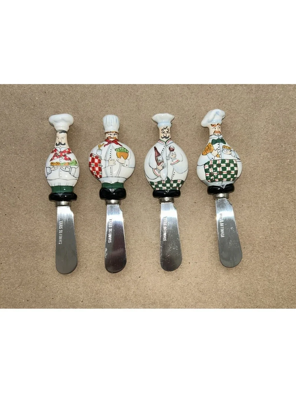 Set of 4 Chef Cheese spreading knives